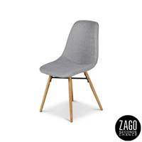 May chaise style scandinave en tissu gris clair et pieds en chêne