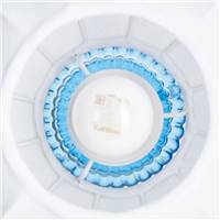 Plass lampe de table en verre double bleu et abat-jour en tissu blanc H26cm