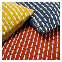 Chik coussin carré 40x40 coton jaune et tirets blancs