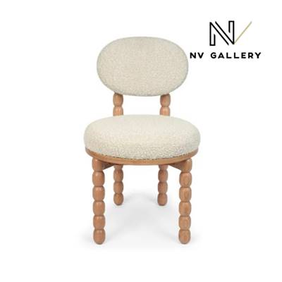 Claudie chaise en tissu bouclé blanc avoine et pied chêne