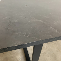Amble table marbre noir