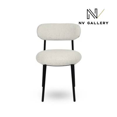 Vanilla chaise en tissu bouclé blanc latté piètement métal noir