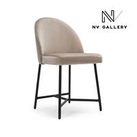 Nio chaise en velours taupe et métal noir