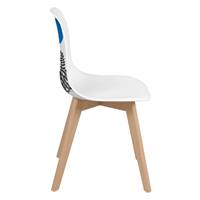 Peaceful chaise scandinave d'artiste blanche dessin nature