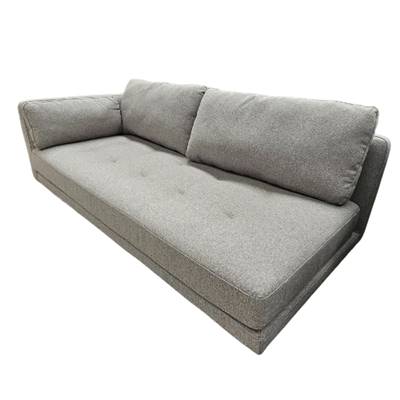 Canapé droit en tissu gris clair capitonné