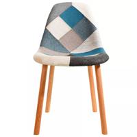 Chaise scandinave patchwork en tissu bleu