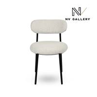 Vanilla chaise en tissu bouclé blanc latté piètement métal noir