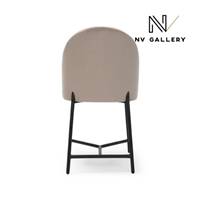 Nio chaise en velours taupe et métal noir