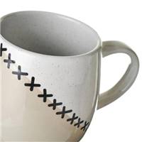 Nami tasse en céramique moucheté beige et croix noires 490ml