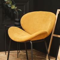 Cozy fauteuil en velours côtelé jaune
