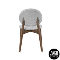 Celia chaise en tissu gris clair et pieds en noyer