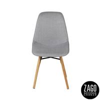 May chaise style scandinave en tissu gris clair et pieds en chêne