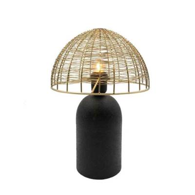 Lampe noire et fil doré
