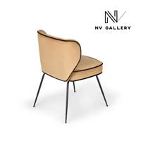 Valo chaise en velours camel et métal noir