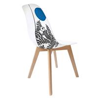 Peaceful chaise scandinave d'artiste blanche dessin nature