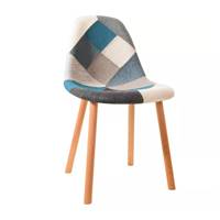 Chaise scandinave patchwork en tissu bleu