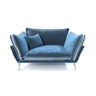 Laura fauteuil en velours bleu clair et pieds argentés