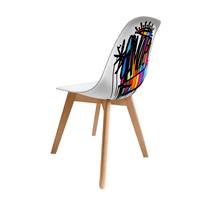 Hello chaise scandinave taguée, modèle unique d'artiste