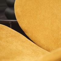 Cozy fauteuil en velours côtelé jaune