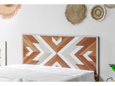 Bironai lit-coffre 160x200 en bois coloré chevronné
